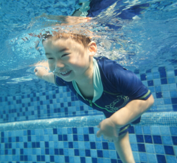 【优瑞亲子游泳】 婴儿游泳加盟项目招商