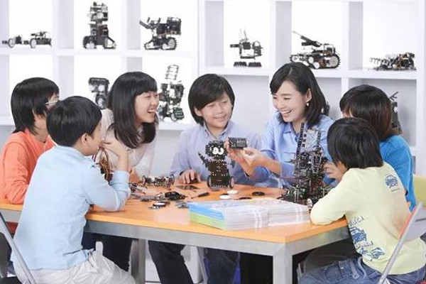 玛达机器人教育加盟