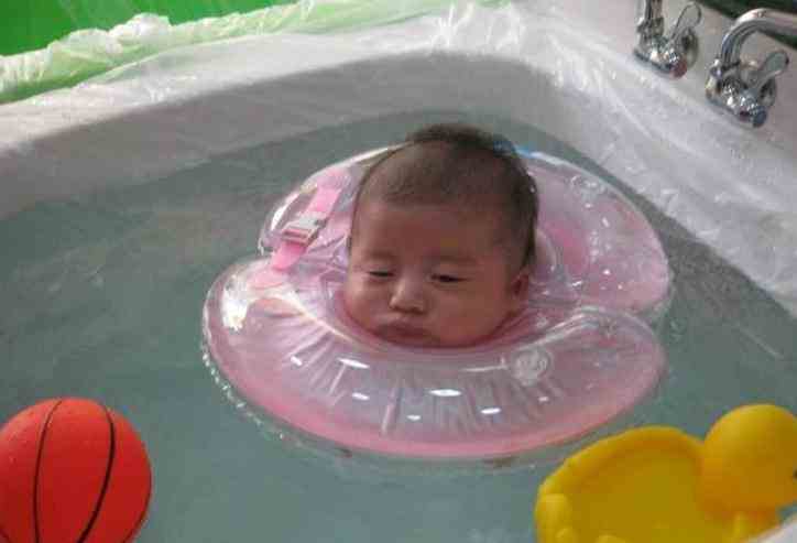 金猪宝宝婴儿游泳馆加盟