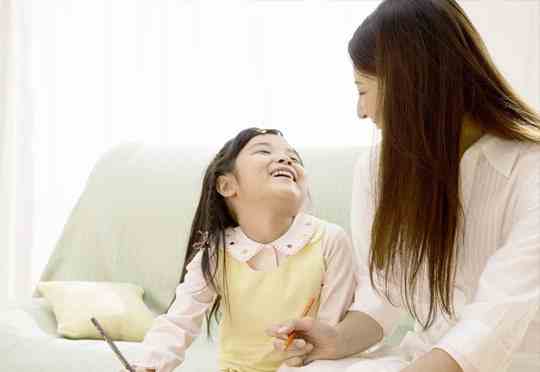 家庭教育：这5种说话方式 利于孩子成长